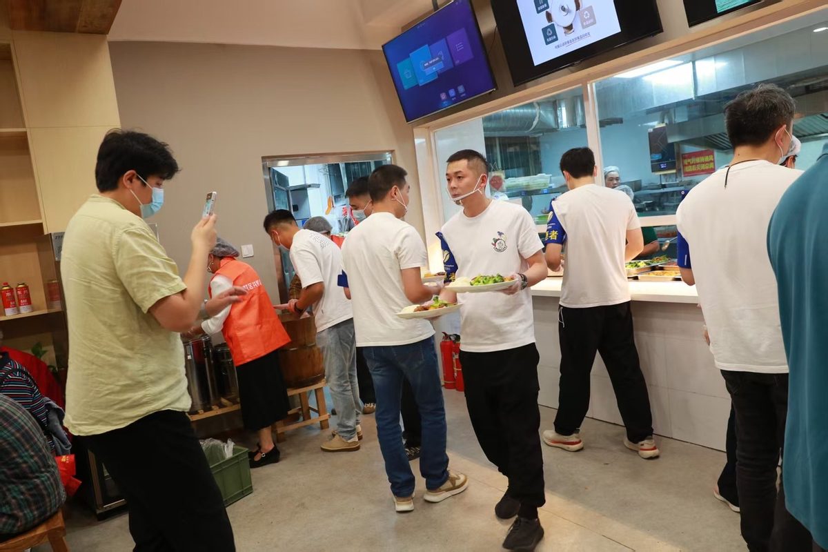 从窗口端餐出发